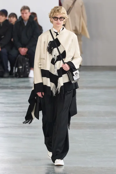 Look 9